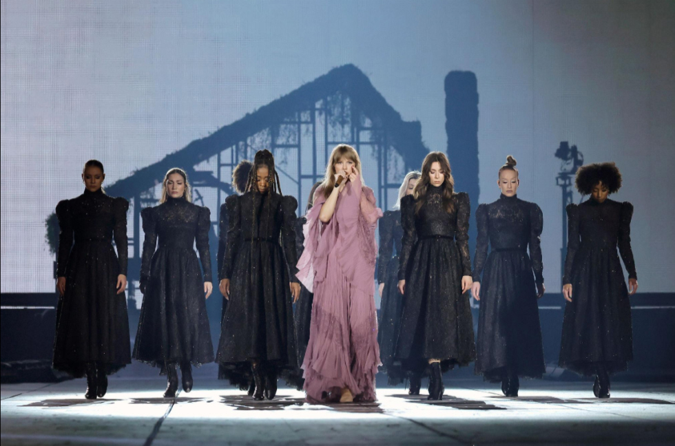 Taylor Swift lidera nominaciones y reafirma dominio global musical